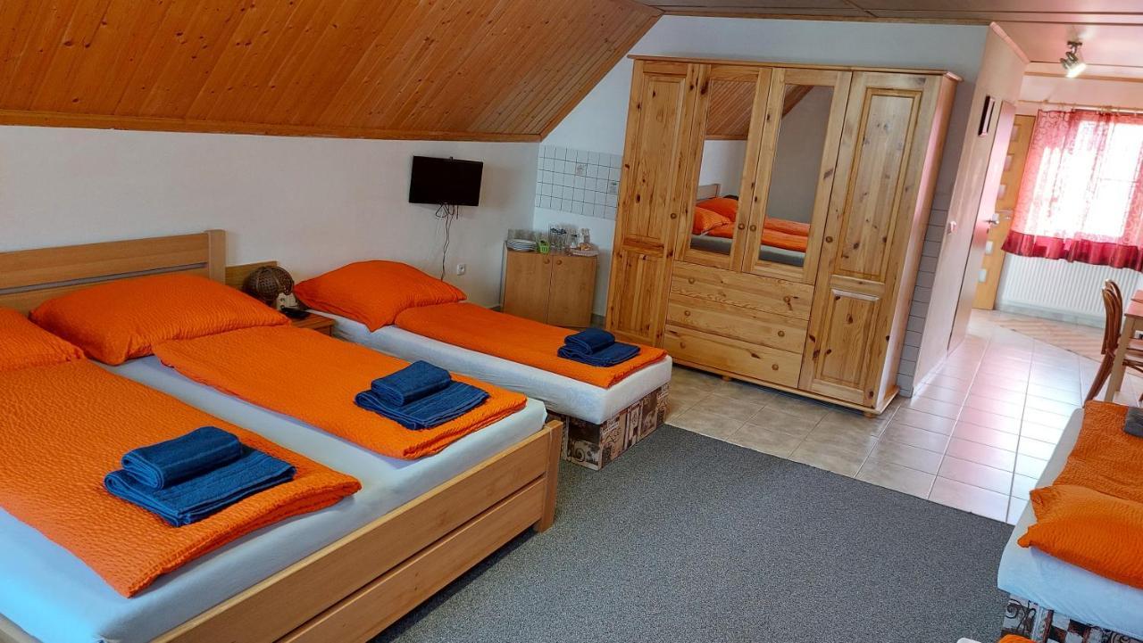 Rozmberska Basta Hotel Třeboň Buitenkant foto