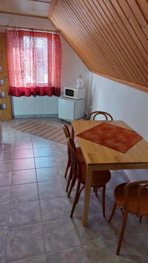 Rozmberska Basta Hotel Třeboň Buitenkant foto
